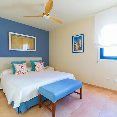 Long By Canariasgetaway Villa *