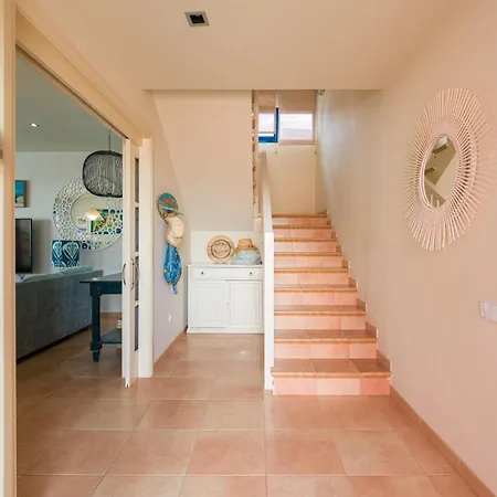 Long By Canariasgetaway Villa *