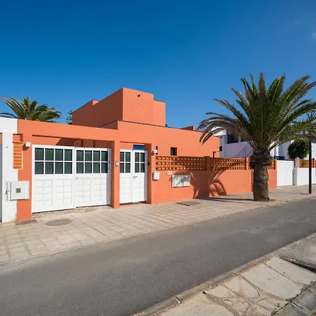 Long By Canariasgetaway Willa Corralejo