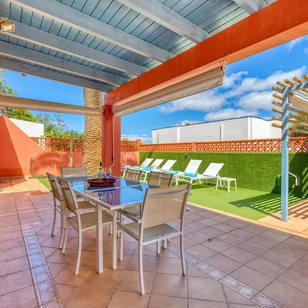 Long By Canariasgetaway Villa *