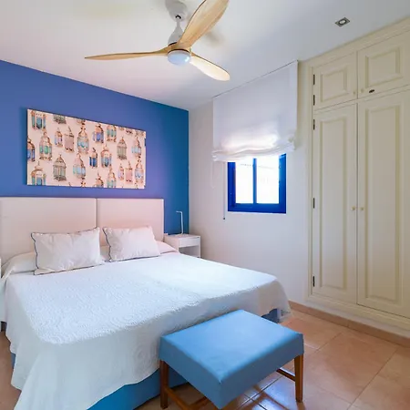 Long By Canariasgetaway * 科拉雷侯