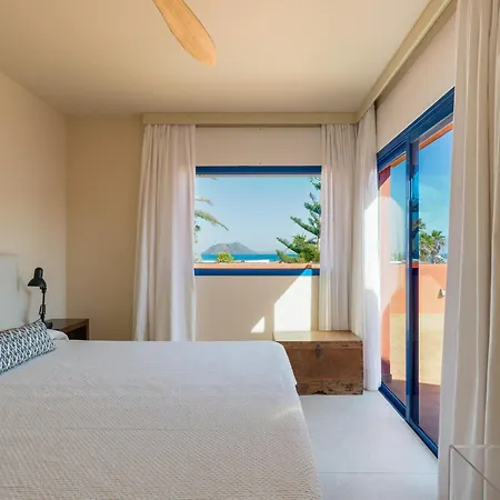 Long By Canariasgetaway