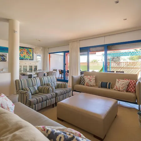 Long By Canariasgetaway