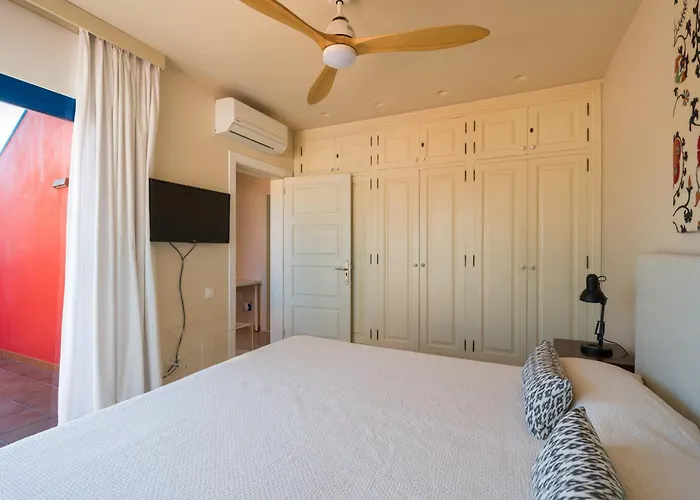 Long By Canariasgetaway Villa *